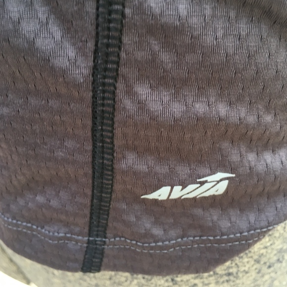 Workout Top - Picture 2 of 3